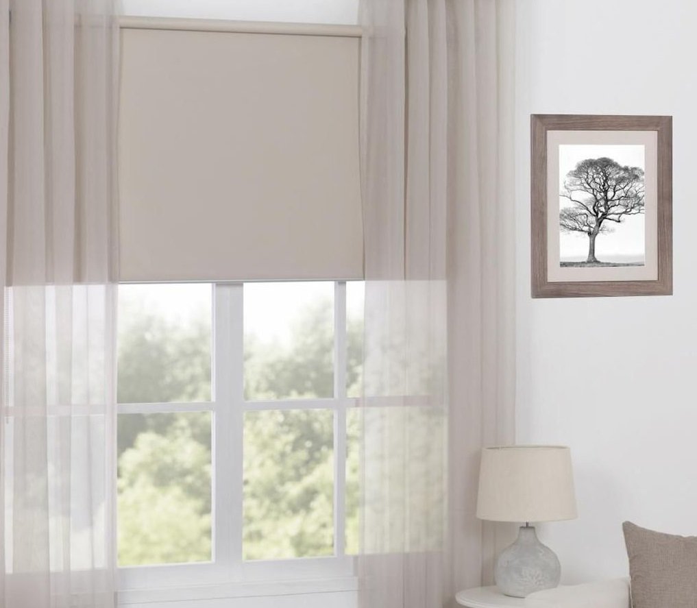 Карнизы для гостиной 