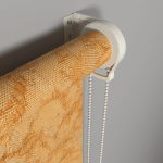 Рулонная штора «Moncada» ø38 фурнитура Белая. Ткань коллекции «Шелк» Капучино