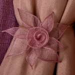 Клипса магнитная «Лилия» размер 15 см для легкого веса штор со шнуром 38 см (Пастельно-розовый)