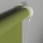 Рулонная штора «Moncada» ø38 фурнитура Белая. Ткань коллекции «Плэин» Фисташковый