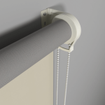 Рулонная штора «Moncada» ø38 фурнитура Белая. Ткань коллекции «Плэин» Silver  Blackout Айвори