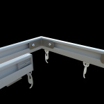 фото стеновой профильный карниз для штор «универсал» с прямыми поворотами к стене двухрядный белый в интернет-магазине Олексдеко