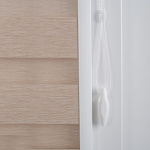 Рулонная штора «UNI 2 День-Ночь» фурнитура Белая. Ткань коллекции «Саванна» Шампань