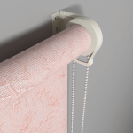 Рулонная штора «Moncada» ø38 фурнитура Белая. Ткань коллекции «Шелк» Персик