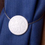 Клипса магнитная «Ривьера» ø6 см для легкого и среднего веса штор с тросом 38 см (БГ)