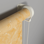 Рулонная штора «Moncada» ø38 фурнитура Белая. Ткань коллекции «Шелк» Песок