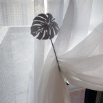 Магнит для штор «Монстера» ø7,5 см для тяжелого веса с тросом 30 см (ХМ)