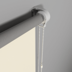 Рулонная штора «Стандарт» фурнитура Белая. Ткань коллекции «Аканта» Silver Blackout Шампань