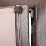 Рулонная штора «Мини» фурнитура Коричневая. Ткань коллекции «Арабеска» Розовый