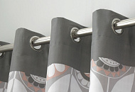 Иллюстрация к статье Как установить люверсы на шторы своими руками