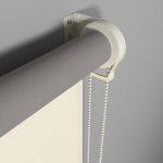 Рулонная штора «Moncada» ø38 фурнитура Белая. Ткань коллекции «Аканта» Silver Blackout Шампань