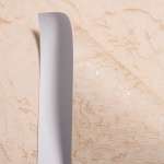 Рулонная штора «Toledo» ø28 фурнитура Черная. Ткань коллекции «Шелк Blackout» Кремовый